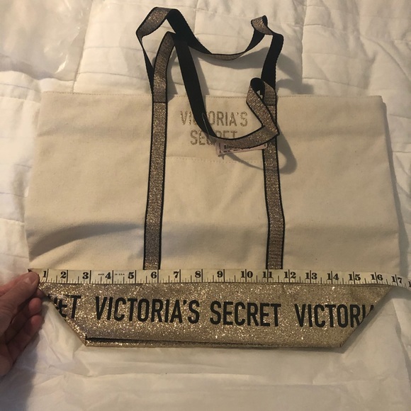 Victoria’s Secret Glitter weekender Tote. NWT - Picture 11 of 16